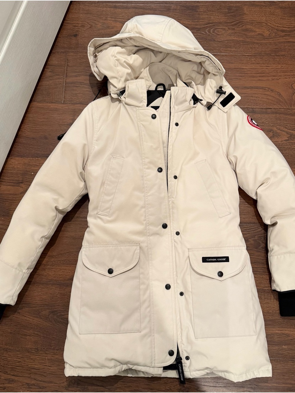 Canada Goose Women's Parka Jacket with Hood (gray/white)